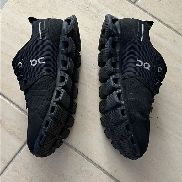 On clouds woMen's Black Athletic Sneakers - Picture 2 of 3